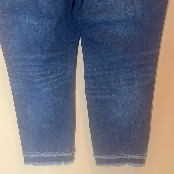 Chico's Blue Ankle Cropped Jeans Classic Style size 16 or 3 / preowned - Picture 6 of 8